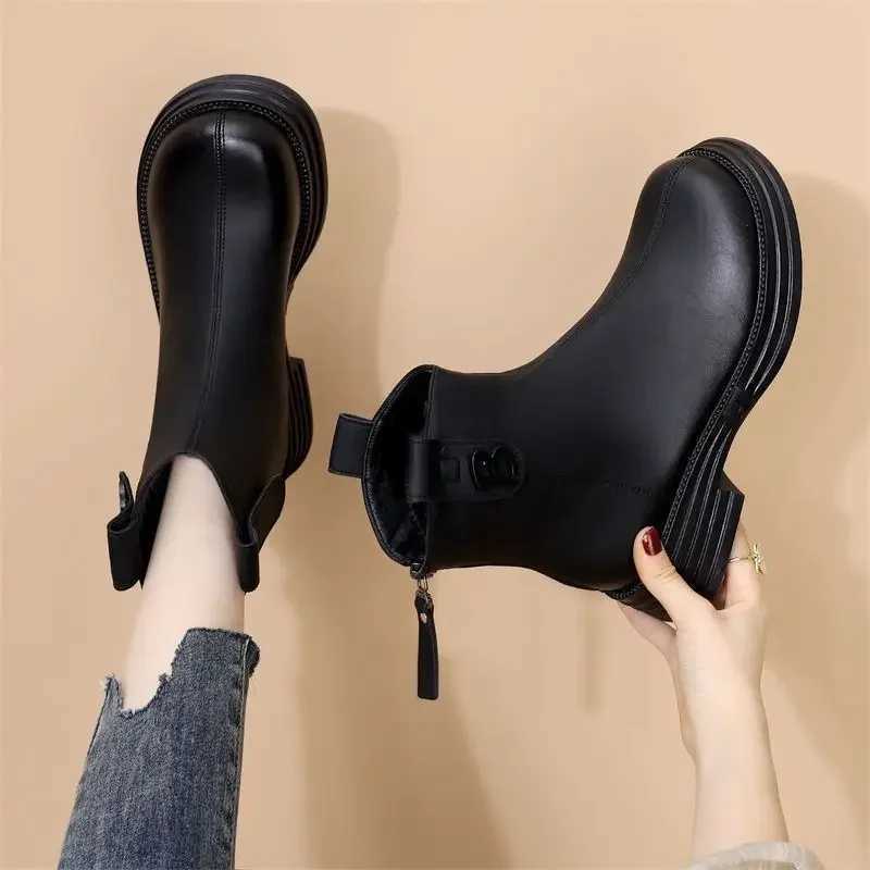 Female Short Shoes Platform Womens Ankle Boots Chelsea Brown Booties Round Toe Fur Leather Chunky Y2k New in Boot Goth Footwear XJ250807