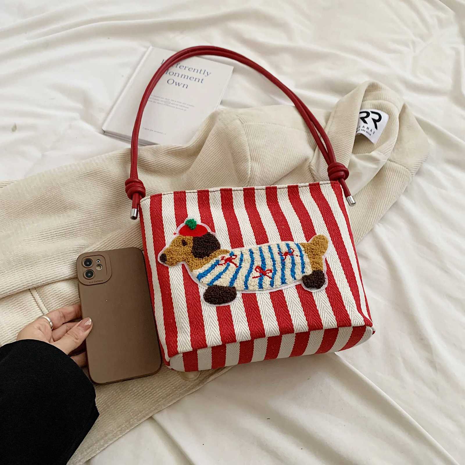 2024 New Versatile Crossbody Bag Single Shoulder Armpit Bag Bucket Bag with Niche Design Cartoon Puppy Pattern Z250807