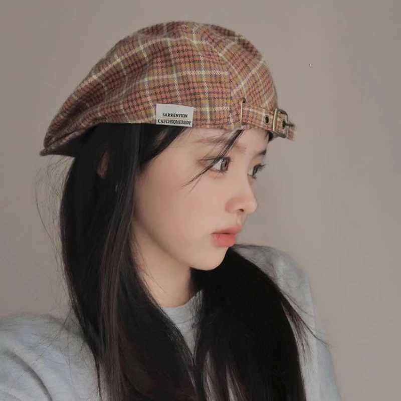 Retro Literary Color Matching Plaid Berets for Men and Women Summer Travel Leisure Sunscreen Niche Versatile Forward Hat XJ250807