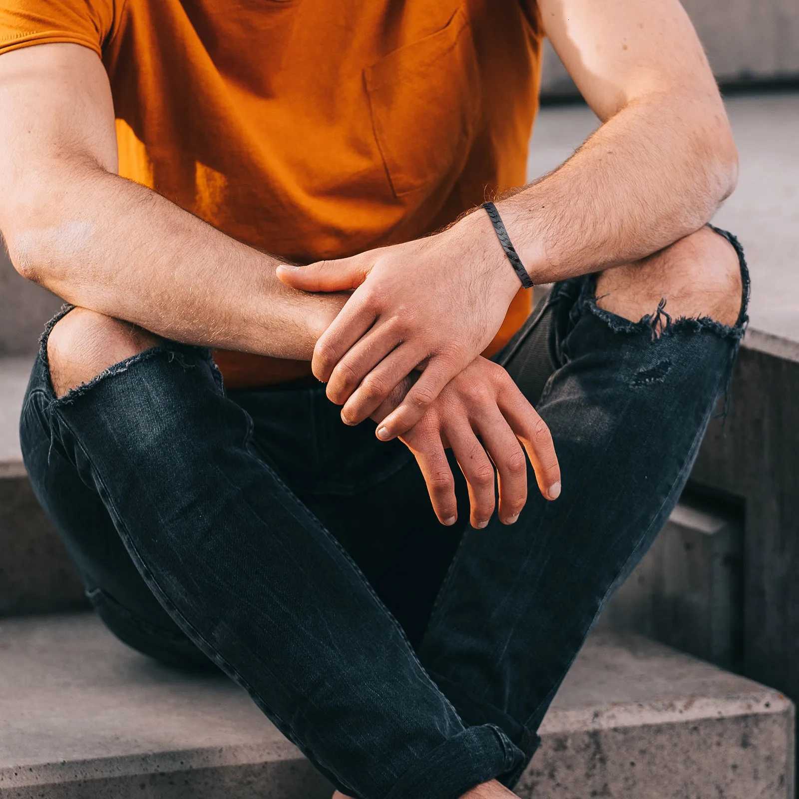 Vnox Gothic Black Cuban Chain Bracelets for Men Stainless Steel Flat Miami Curb Links Wristband Simple Metal Jewelry W250807