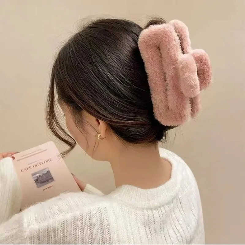 11CM PLUSH Square Hair Claw Clip Korean Colorful Simple Versatile Grab Clip Fashion Clip Girl Hair Accessories Decoration U250807