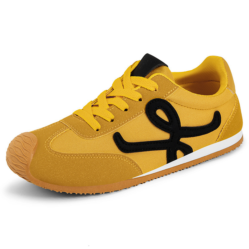 2025 New Women's Thick soled Sports Shoes Designer Breathable Running Mesh Soft soled Sports Shoes