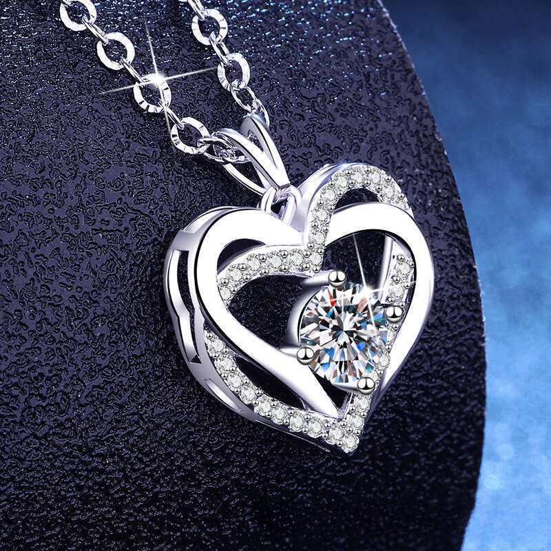 Iced Out VVS Moissanite Eternal Heart Pendant Necklace Light High-End Feel Women's Valentine's Day Collarbone Chain