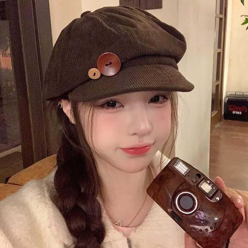 Vintage Corduroy Beret Hat For Women Korean Button Octagonal C Autumn Winter Painter Artist Hats Brown Peaked Cs XJ250807