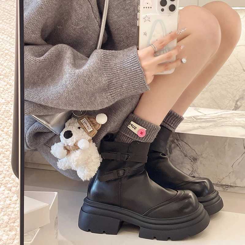 2025 New Womens Fi Boots 35-40 Yards Round Toe Side Zipper Thick Heeled Boots Thick Bottomed Comfortable Commuter Shoes XJ250807