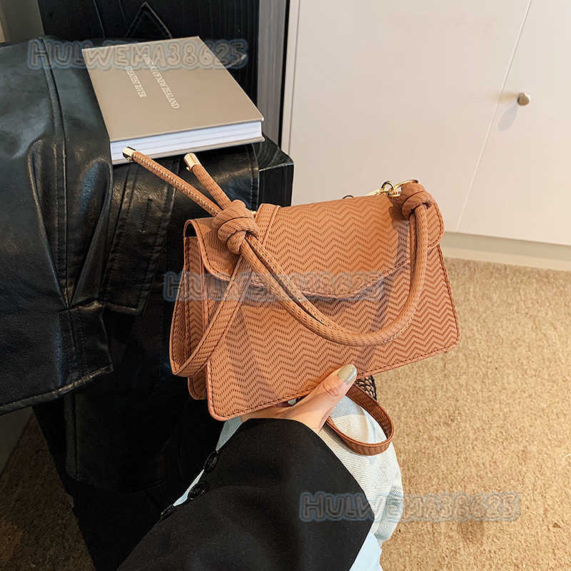 Niche Design Bag for Women 2024 New High-end Feel Embossed Commuter Small Square Bag Fashionable Single Shoulder Crossbody Small Square Bag H250806