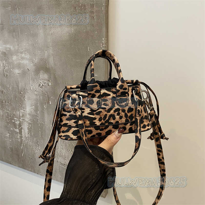 Light Fashion Personality Design 2024 Autumn New Fashion Leopard Print Single Shoulder Crossbody Handbag Small Square Womens Bag H250806