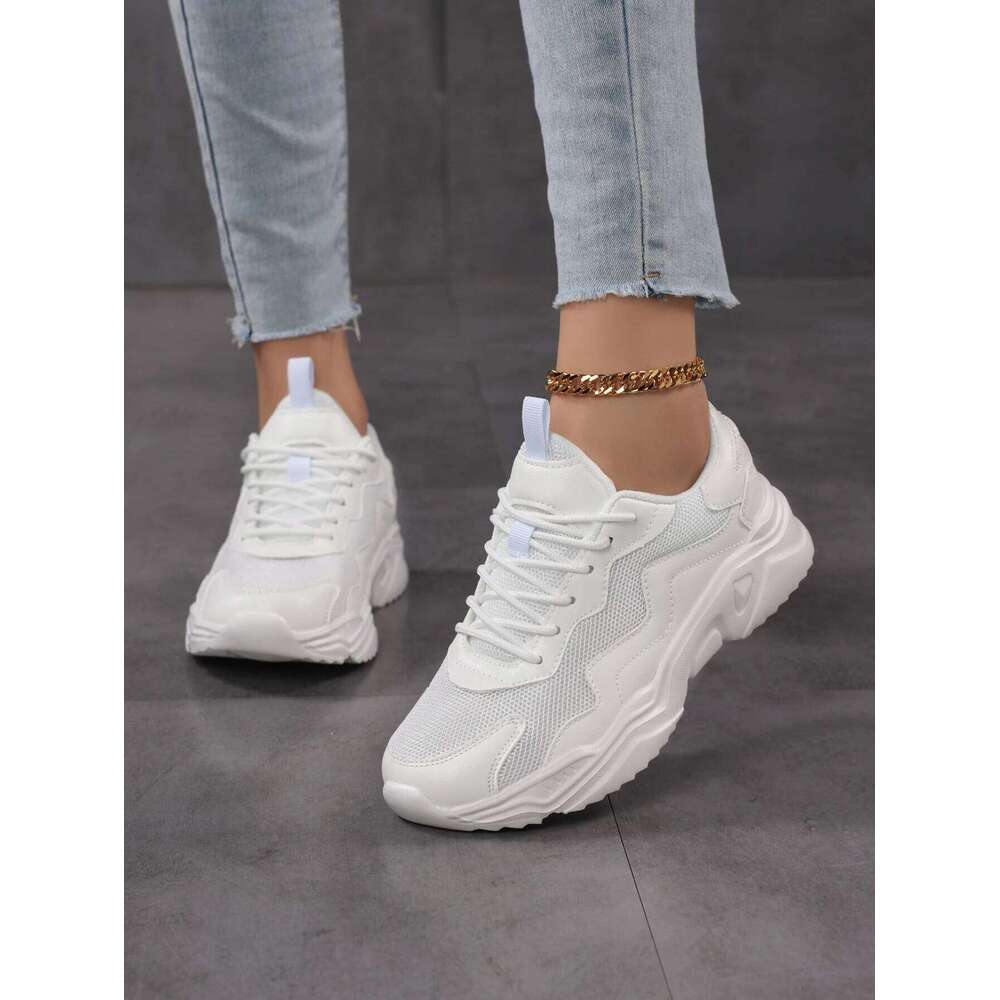 Lightweight Mesh Breathable Women's Sneakers Versatile Casual designer White Shoes for Comfortable Wear