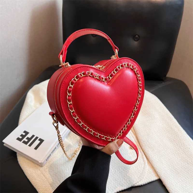 Women Purses And Handbags Fashion Red Love Heart Shape Shoulder Bag Women Chain Crossbody Bag Ladies Purse And Clutch Bag Z250807