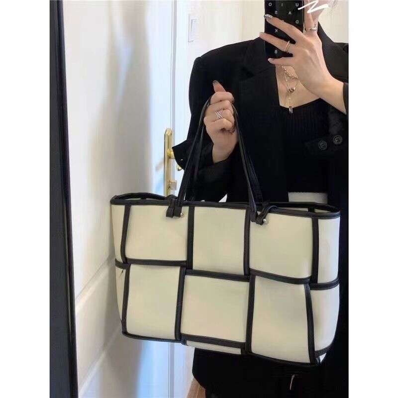 Checkered Classroom Capacity Tote Canvas Commuter Small Korean Version 2024 New One Shoulder Large Bag