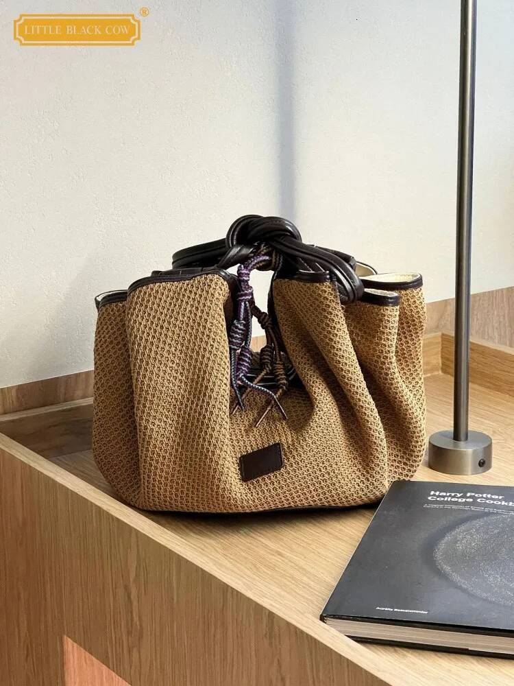 Designer Women Casual Totes Handbag Summer Holiday Straw Vintage Bucket Shoulder Bags Cow Leather Spliced Beach Bag high-quality