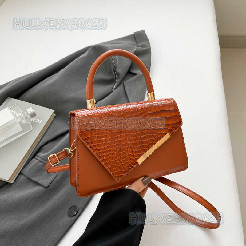 Simple Handheld Small Bag for Women 2025 New Trendy Fashion Crocodile Pattern Stylish Single Shoulder Crossbody Small Square Bag H250806