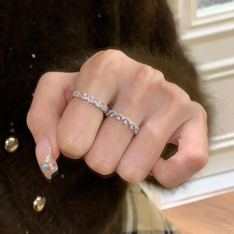 Luxury High-End Lace Inlaid Full Diamond Elegant Niche Italian Style Exquisite Fashion Index Finger Ring