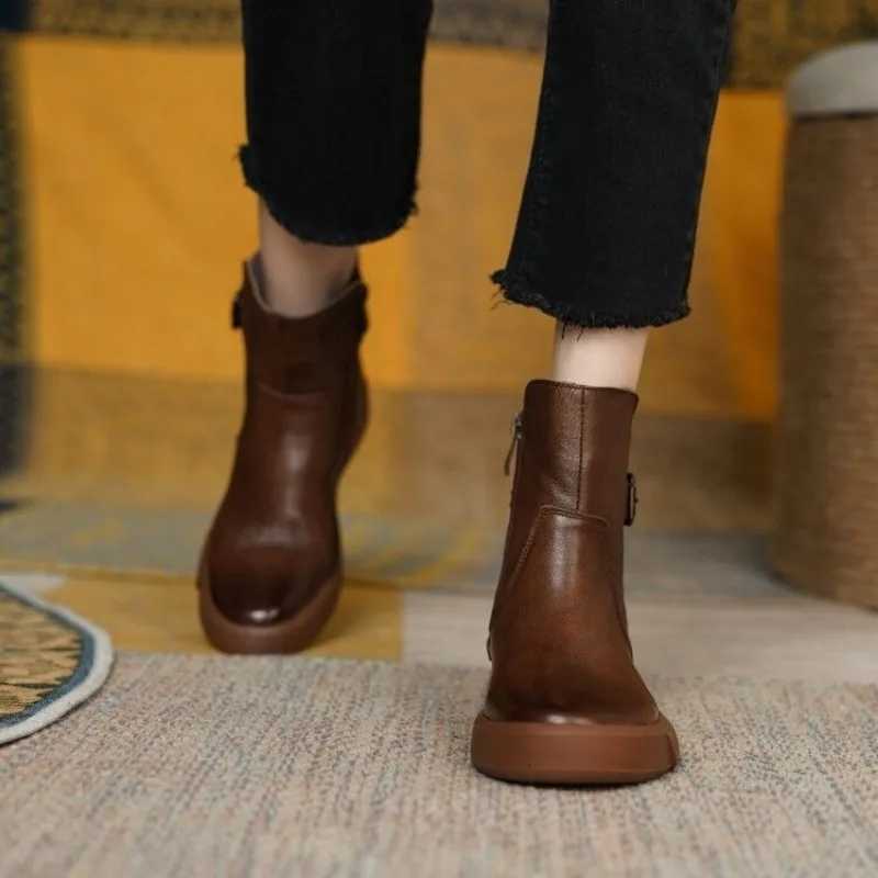 2024 Autumn/Winter New Thick Soled Casual High Top Buckle Round Toe Flat Bottomed Womens Short Boots XJ250807