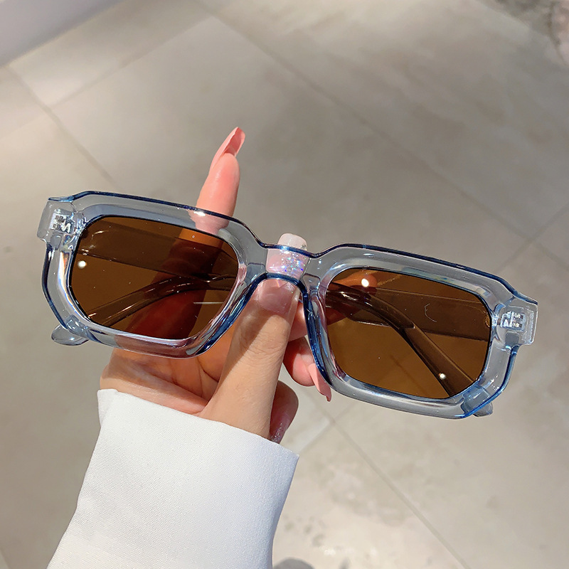 2025 New European and American Retro inspired Square Small frame Sunglasses for Women Simple High end Stylish