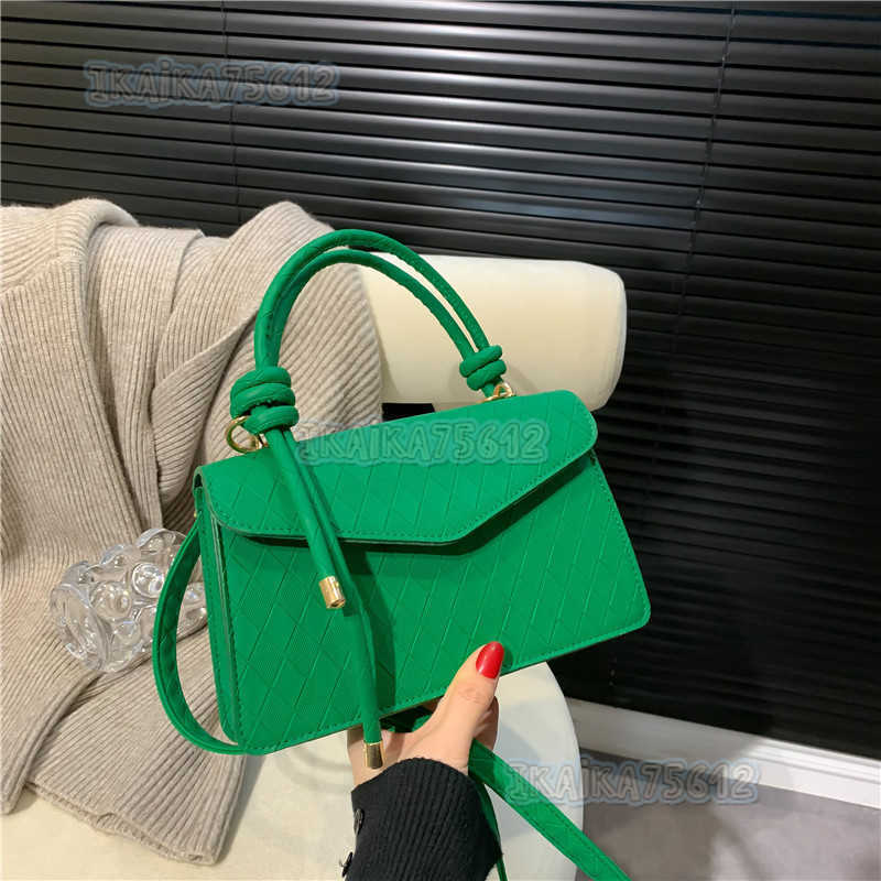 Celebrity Style Handbag for Women 2022 New Fashion Trendy Single Shoulder Small Square Bag Solid Color Crossbody Bag H250806