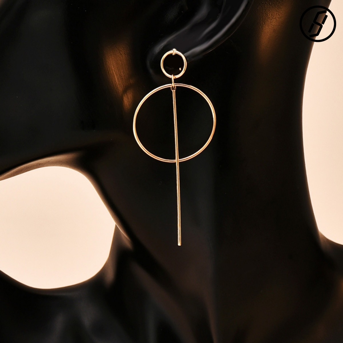 European and American Fashion Trendy Circle Geometric Earrings for Women's Earrings Suitable for Commuting Personality Matching Designers Jewelry