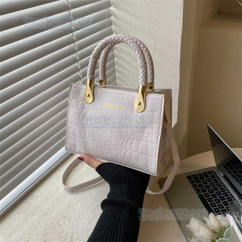 Bag Womens Bag 2022 Fashion Casual Handheld Small Square Bag Shoulder Crossbody Womens Small Square Bag H250806