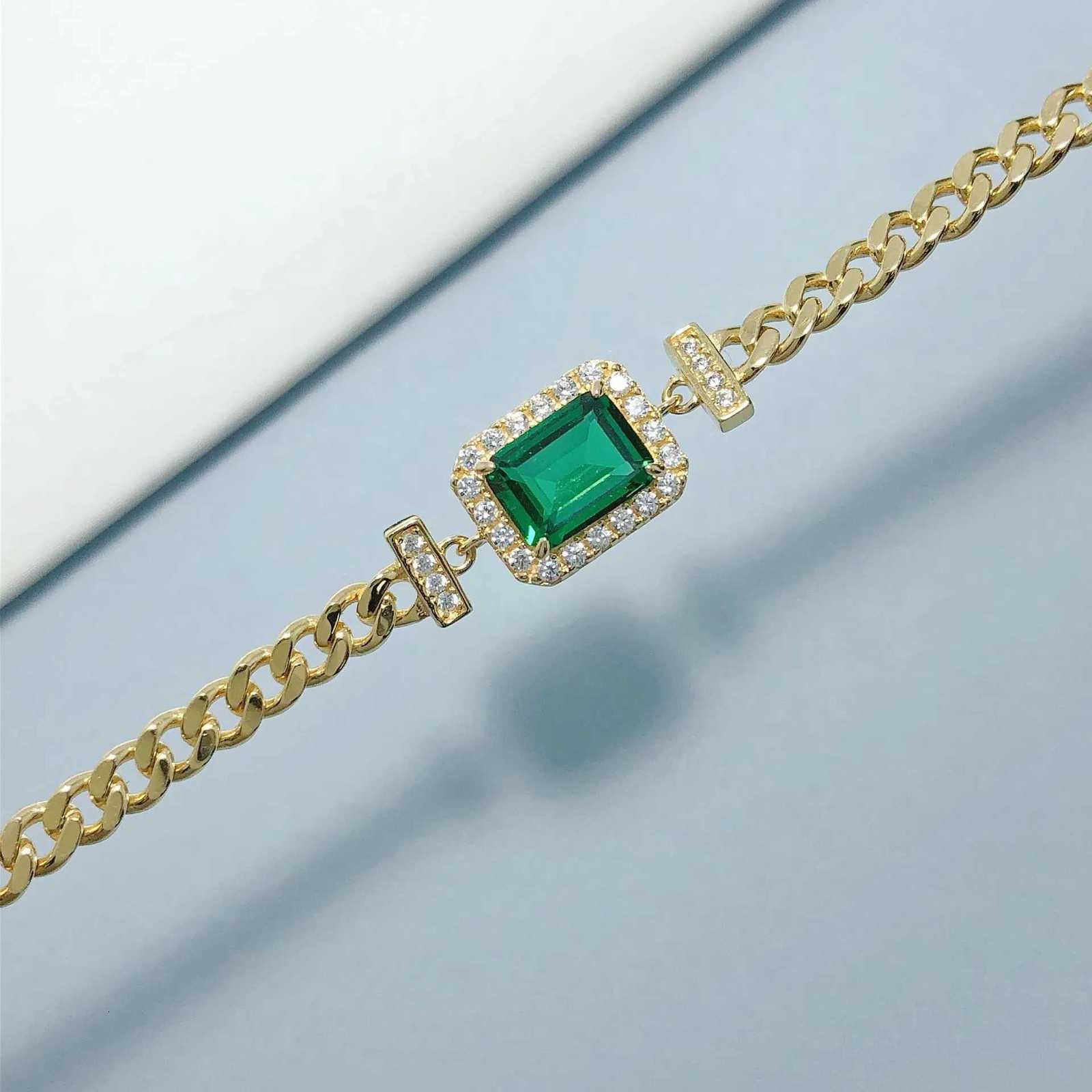 Luxury 100% Real 18k Gold Womens Vintage Emerald Diamond Bracelet Square Moissanite Bracelet W250807