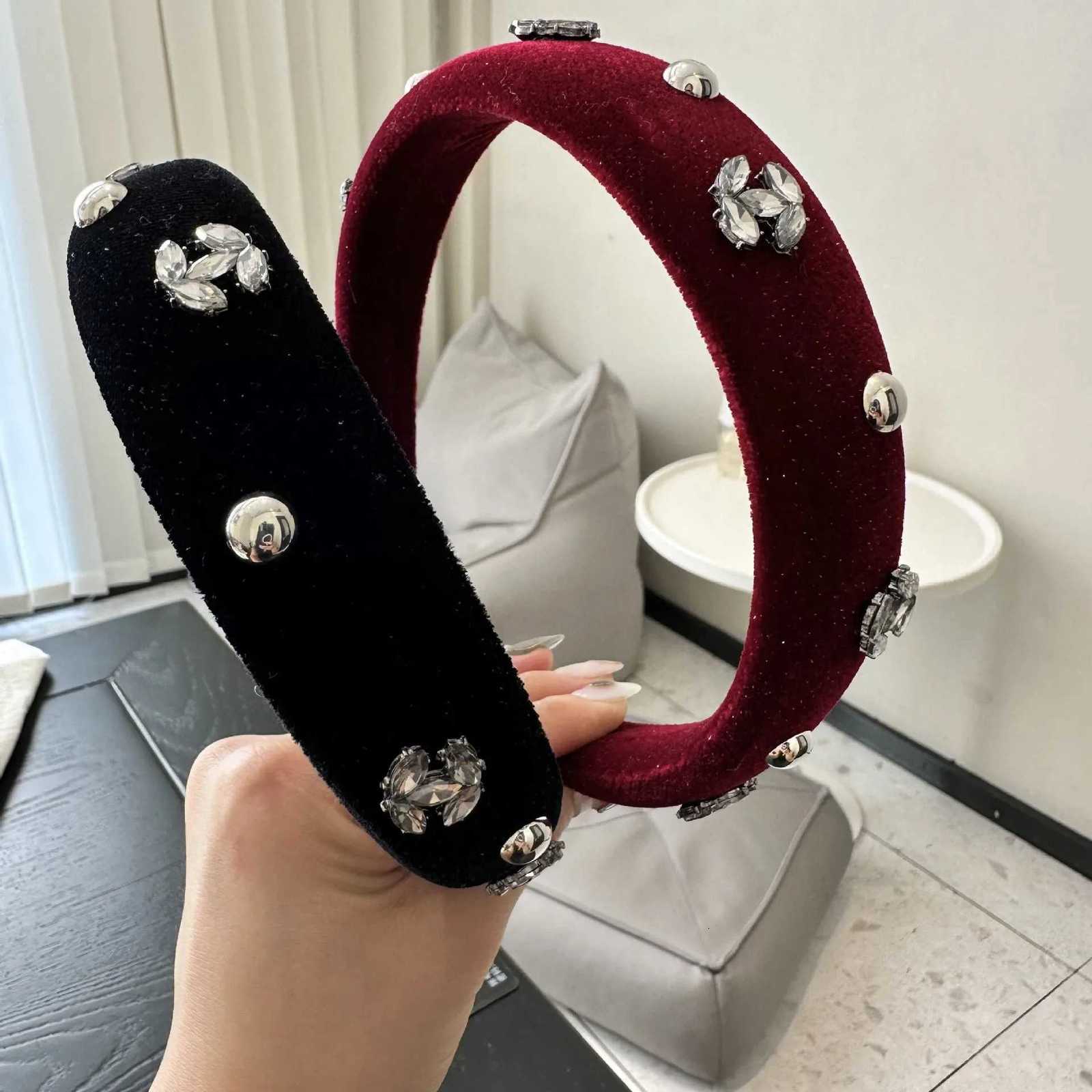Luxury Rhinestone Veet Hair Accessories Band Hand For Women Fashion Shiny Crystal Thickened Non-slip Hair Hoops Headwear Y250807