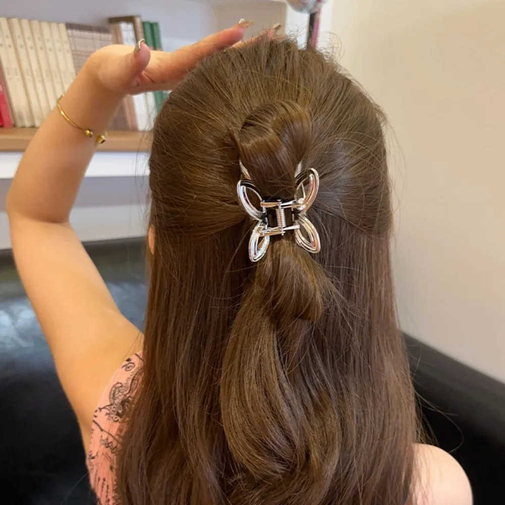 Vintage Butterfly Hair Clip for Women Temperament Simple Headwear Metal Pleated Hair Claws Personality Fashion Hair Accessories U250807