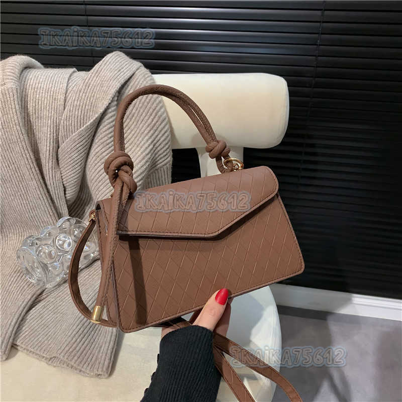 Celebrity Style Handbag for Women 2022 New Fashion Trendy Single Shoulder Small Square Bag Solid Color Crossbody Bag H250806