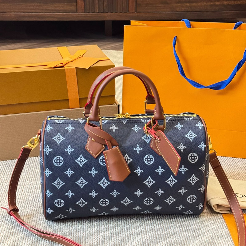 Designer bag, shoulder bag, crossbody bag, luxury bag, handbag Designer 2025 handbag, fashionable and elegant women's bag, large capacity, integrated shoulder bag