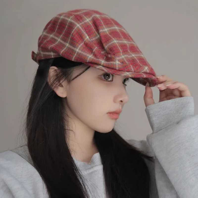 Retro Literary Color Matching Plaid Berets for Men and Women Summer Travel Leisure Sunscreen Niche Versatile Forward Hat XJ250807
