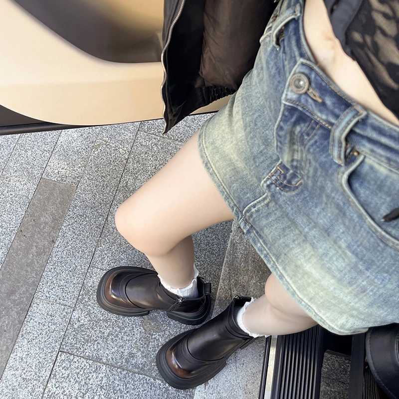 2025 New Womens Fi Boots 35-40 Yards Round Toe Side Zipper Thick Heeled Boots Thick Bottomed Comfortable Commuter Shoes XJ250807