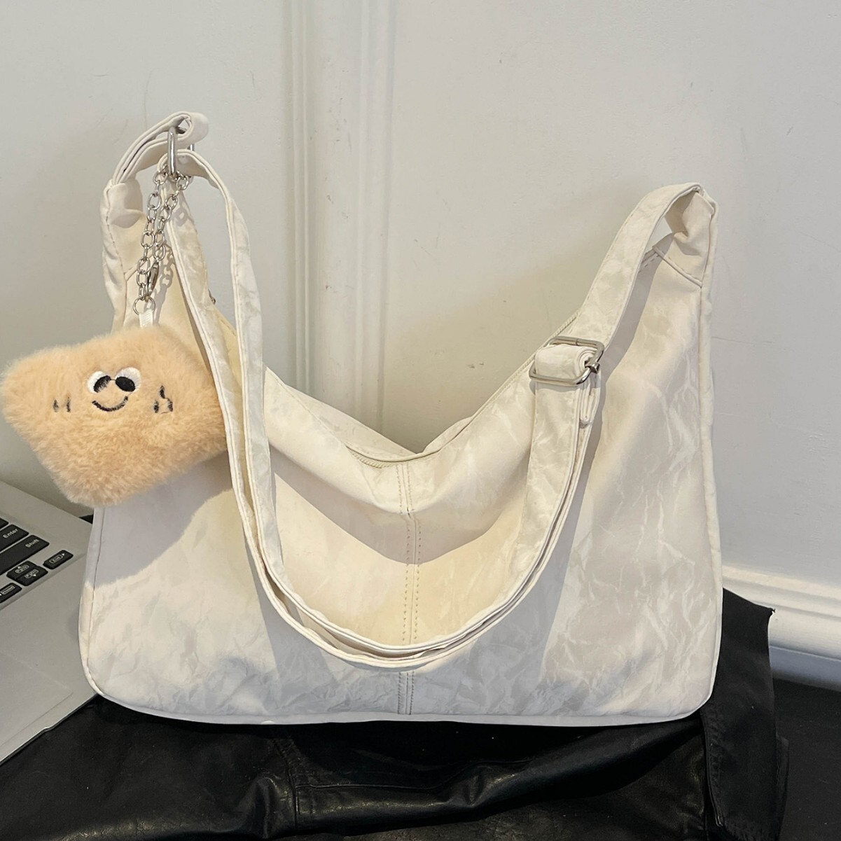 2025 Spring Summer New Fashionable Wide Shoulder Strap trend Shoulder Bag Fashion Trendy Shoulder Bag Women s Shoulder Bag Simple Style Crossbody Bag 