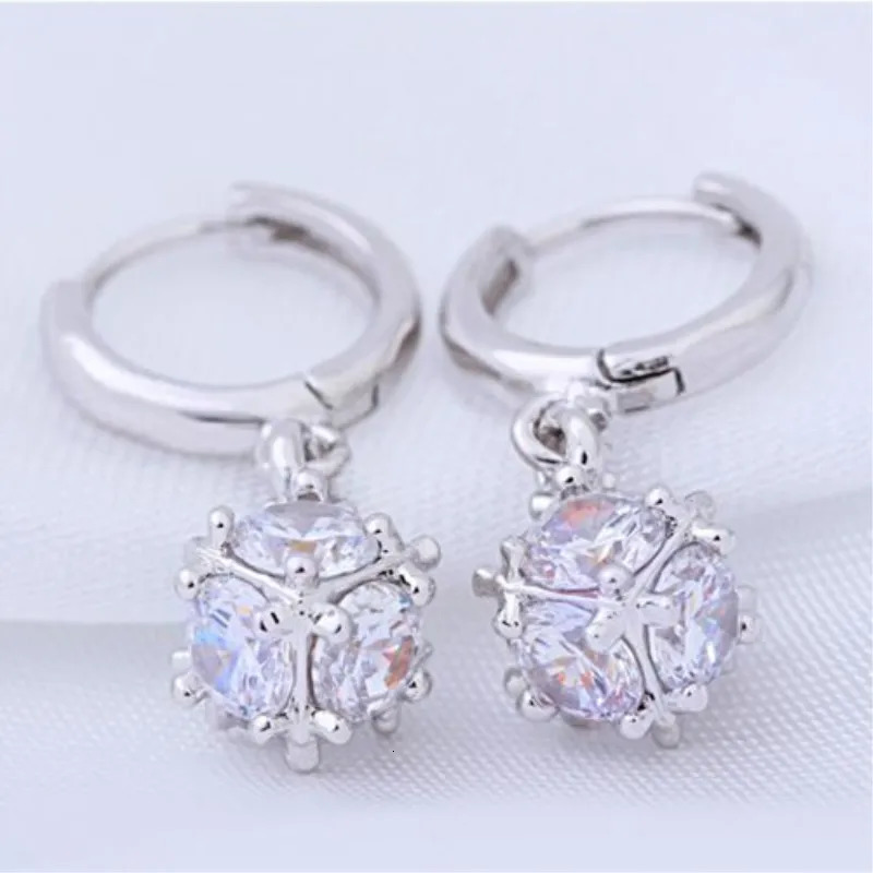 Fashion Jewelry Temperament Crystal Ball 925 Sterling Silver Rhinestone Exquisite Beautiful Bright Dangle Earrings E241 250805