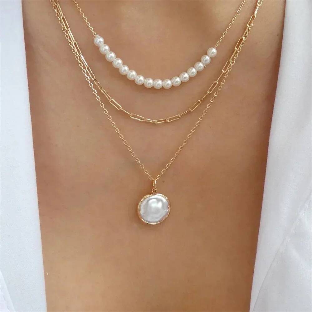 Vintage Fashion Punk Thick Chain Head Coin Lock Pendant Necklace For Women Female Multilevel Gold-plate Hip Hop Jewelry Gfit Jewelry for Women