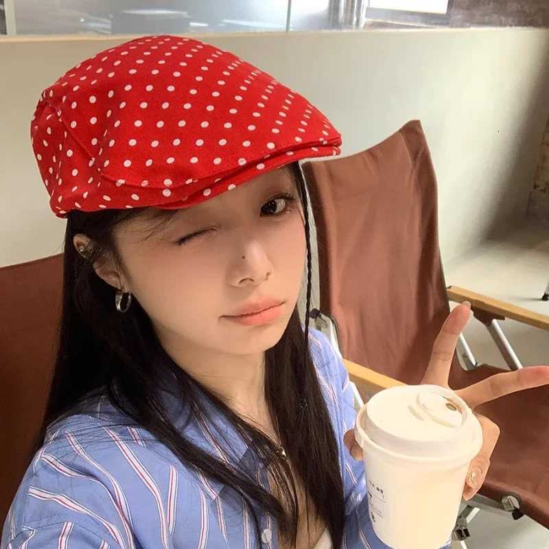 Ins New Retro Polka Dot Print Forward Hats for Women Spring and Summer Outing Sweet Versatile Fashion Y2K Berets C Bonnet XJ250807