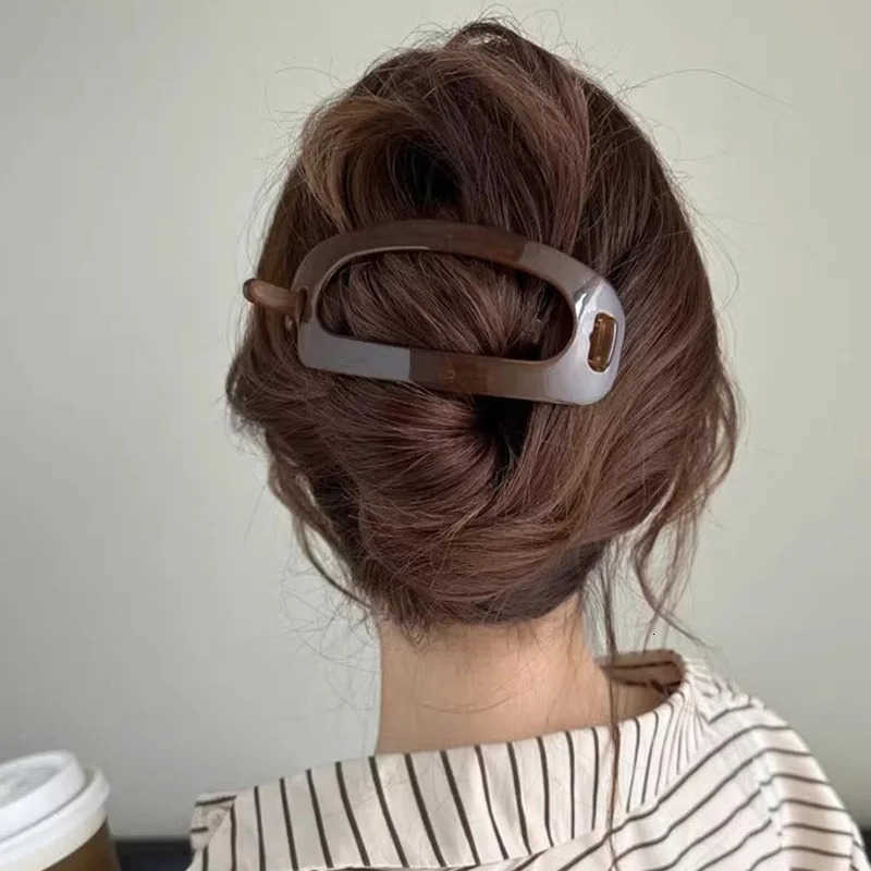 Vintage Solid Hollow Oval Simple Twist Hair Clips For Women Temperament Hair Ornament Headband Hairpin Fashion Hair Accessories U250807