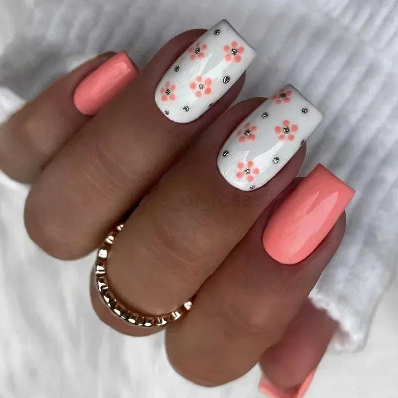 24Pcs Sweet Floral Short Square False Nails with Glue Solid Color Press on Acrylic Nails Simple French Full Cover Fake Nail Tips Z250807