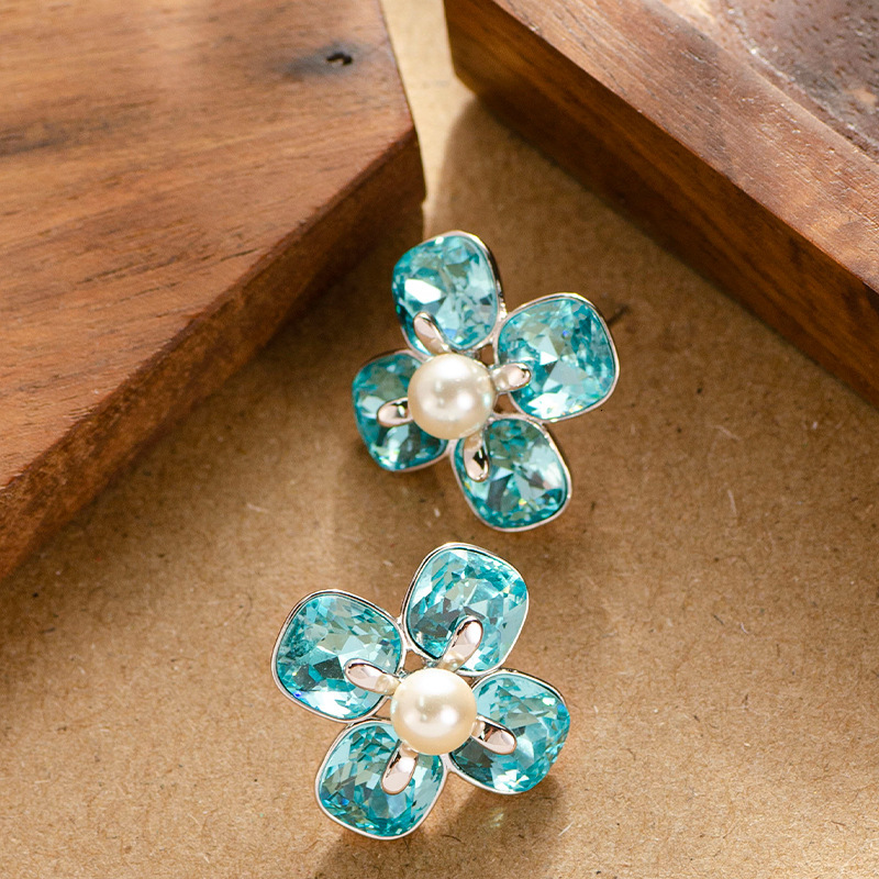 Fashion High Street Style Crystal Zircon Clover Pearl Earrings for Women, High-end Exquisite Sier Needle Ear Jewelry