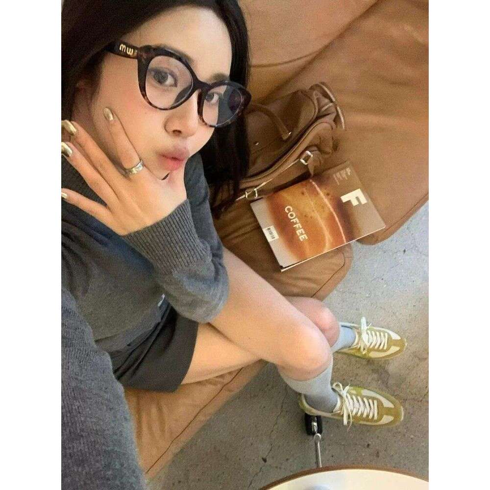 Designer Bag Tote Shoulder Bag Designer Tote Single Brown Bowling Autumn Winter New Versatile Casual Large Commuting Simple Multi Pocket Motorcycle