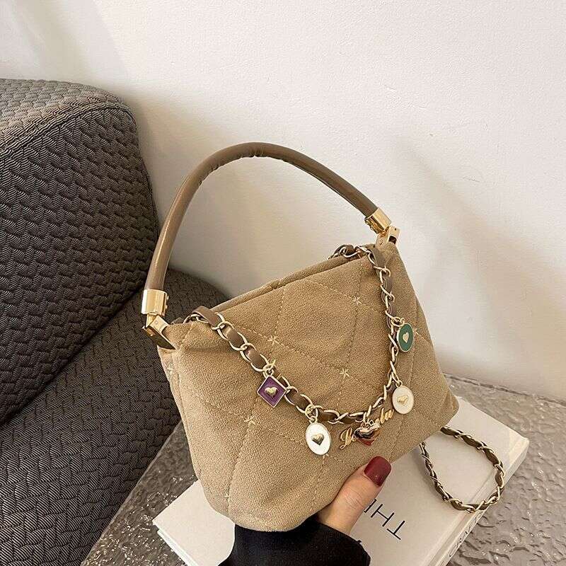 Flannel Women's 2023 Winter New Fashion Lingge Handbag Popular Chain Versatile Crossbody Bag