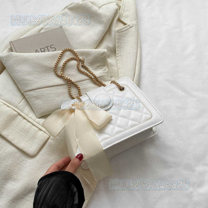 Solid Color Simple Fashion Chain Small Bag for Women 2023 Early Autumn New Quilted Embroidery Single Shoulder Crossbody Small Square Bag H250806