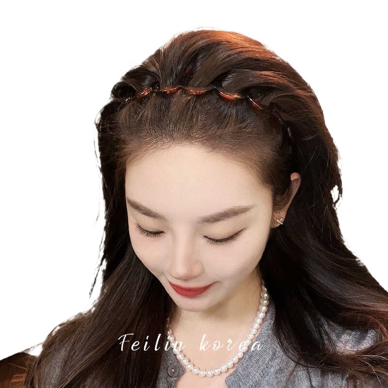 Securely Fitted Female Decorative Band - Curved Shape with Notched Edges