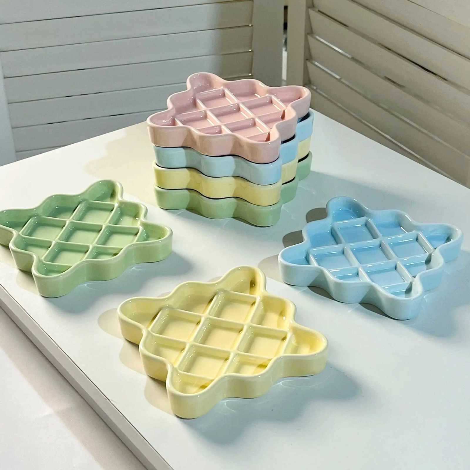 Creative Ceramic Dopamine Pet Canned Licking Plate Prevent Choking Dog Food Pot Prevent Black Chin Cat Slow Food Plate Y250806