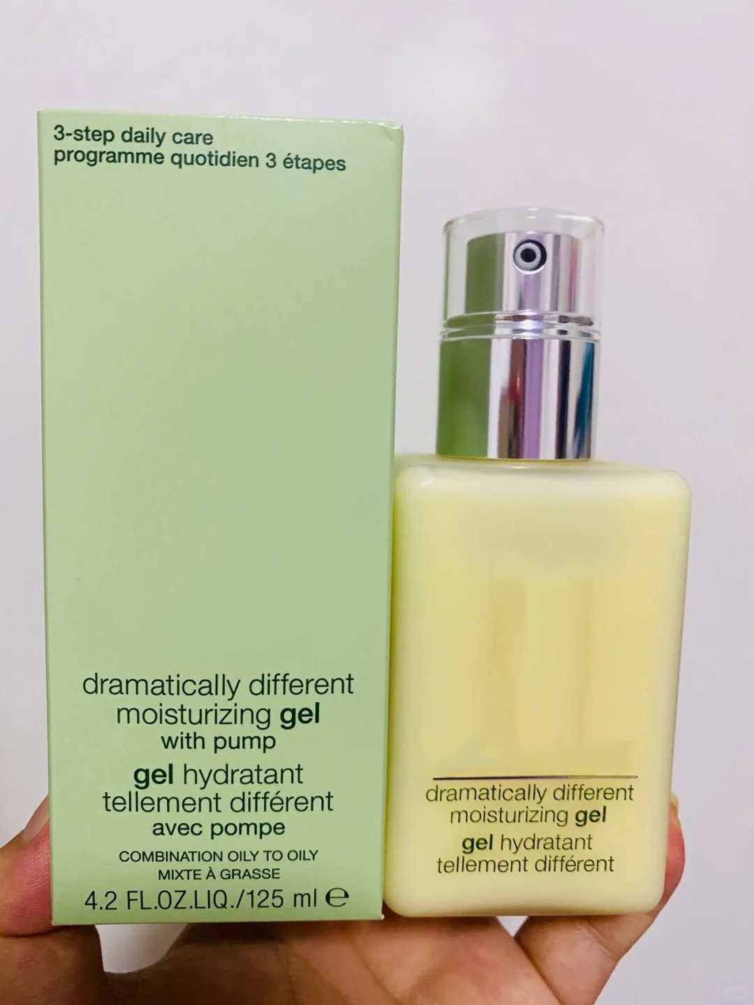 Dramatically different moisturzing gel The Moisturizing Soft Lotion cream 125 ml Skin Care Serum Fast Delivery