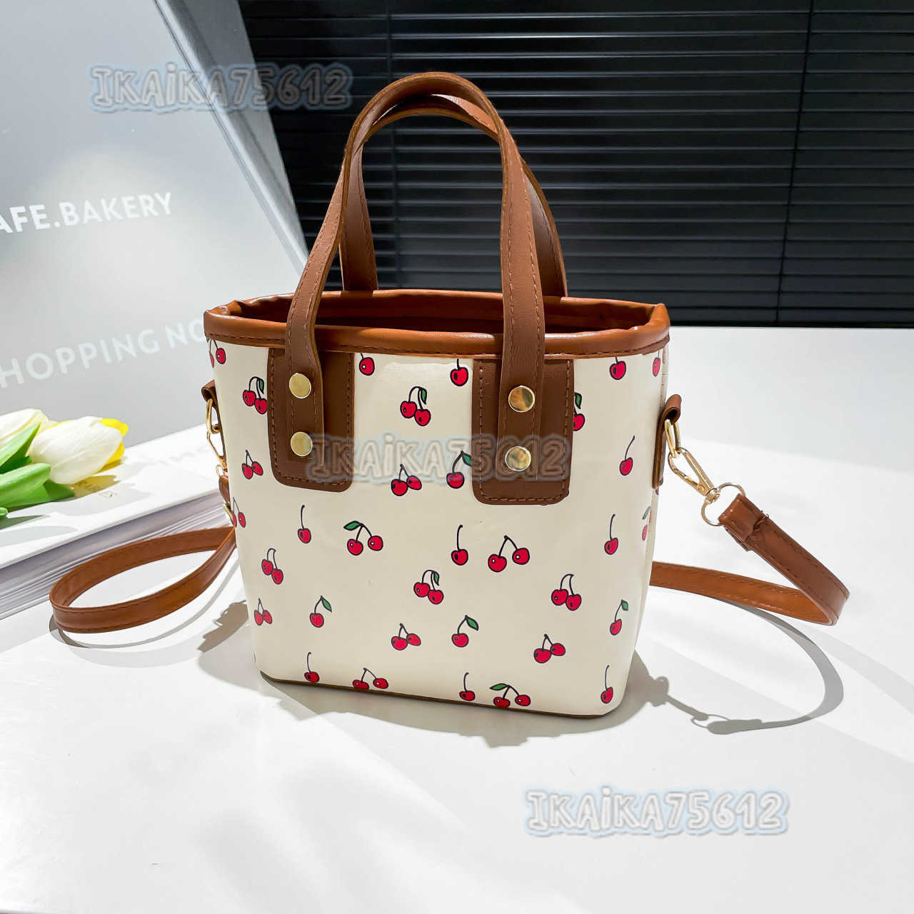 New Cherry Handheld Fashion Bag Large Capacity Cute Commuter Shoulder Tote Bucket Bag H250806