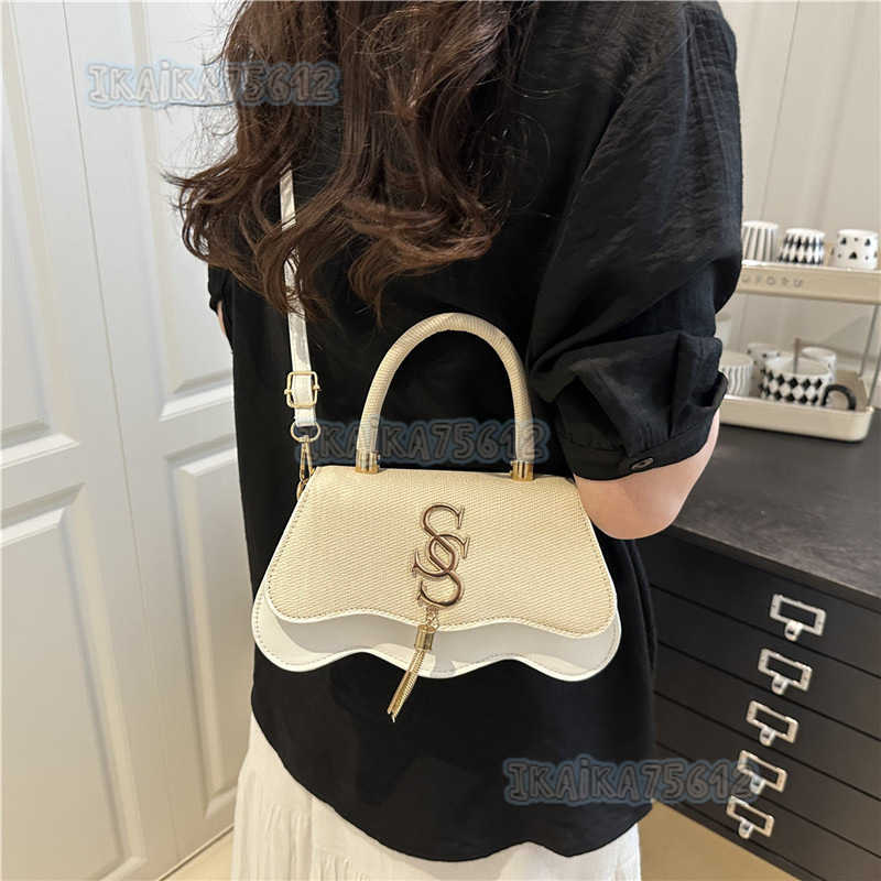 2025 Casual Trend Letter Hardware Summer New Fashion Casual Popular Diagonal Single Shoulder Handheld Small Square Bag for Women H250806