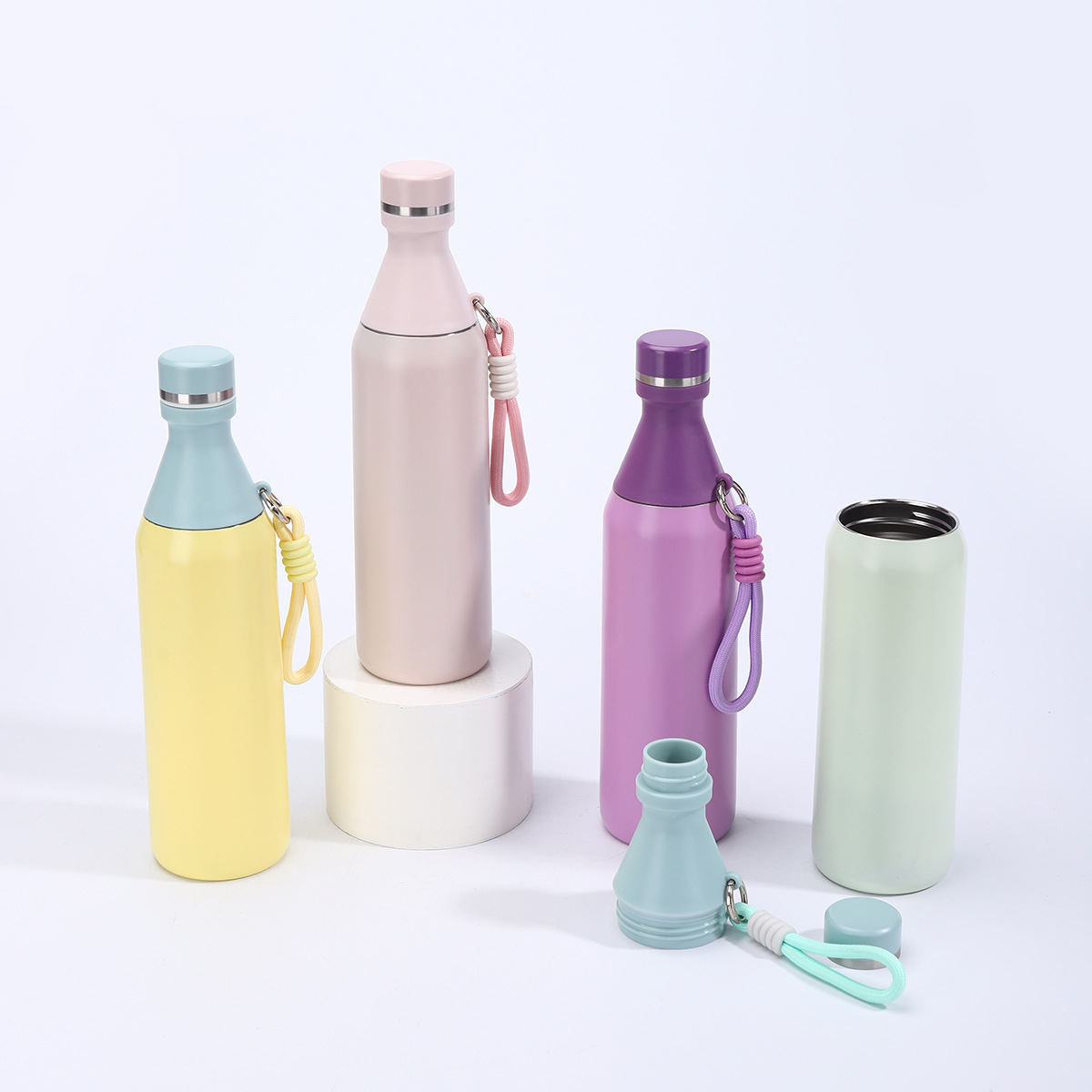 20oz Stainless Steel Insulated Travel Mug Double Wall Thermal Coffee Cup Water Flask with Carrying Handle for Outdoor Use Portable Sports Bottle W2602