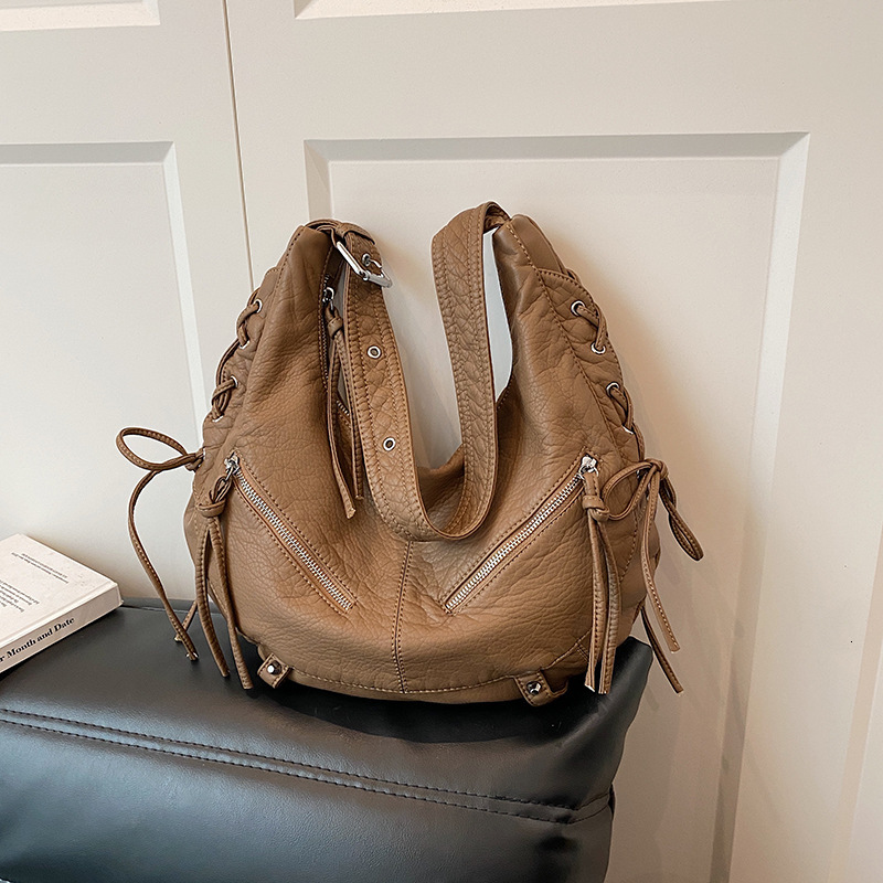 Free shipping designer Minimalist High-End Commuter Shoulder Bag for Women 2025 New Soft Leather Underarm Bag Versatile Large Capacity Crossbody Bag