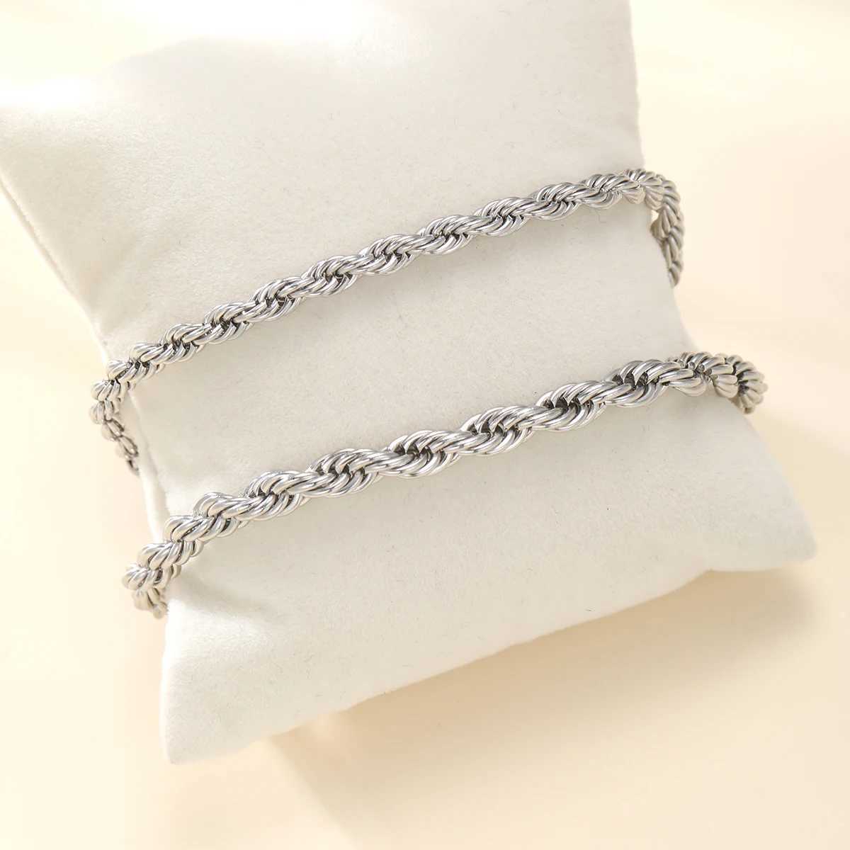 2Pcs/set Stainless Steel Twisted Rope Chain Couple Bracelets for Women Men Simple Silver Color Bracelet Set Fashion Jewelry Gift W250807