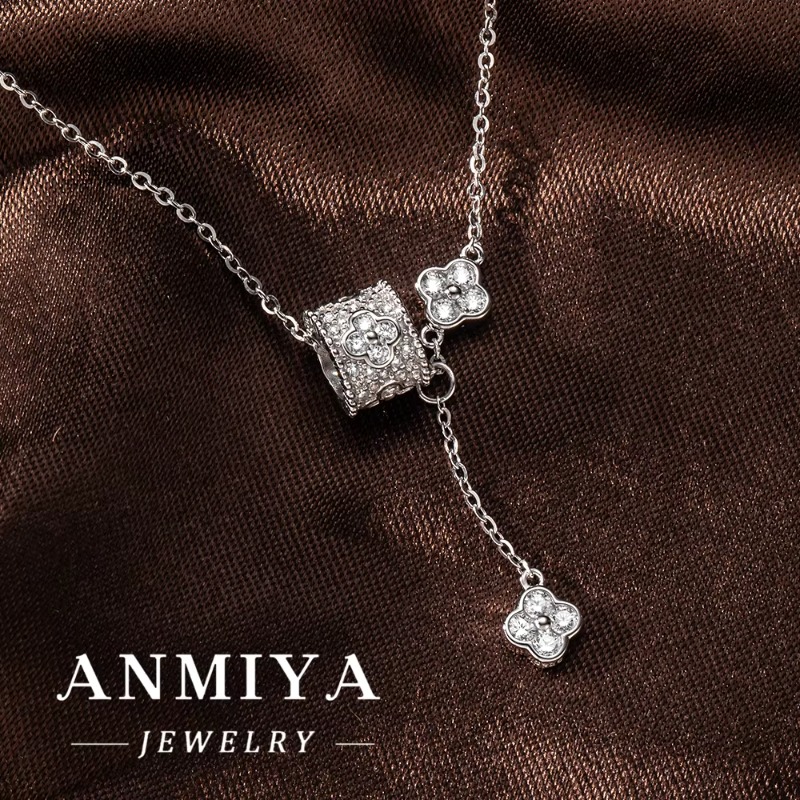Light Luxury Design High Sense Four-leaf Clover Fringe 925 Silver Necklace Sweet Girl Necklace