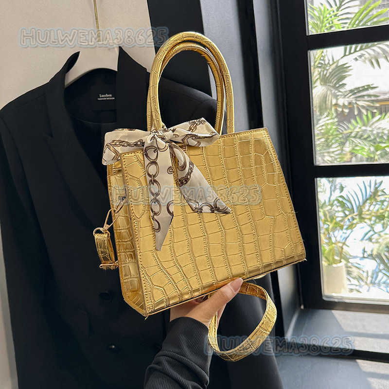 High-quality Large Capacity Bag for Women 2024 Summer New Fashion Decorated Handheld Crossbody Bag H250806