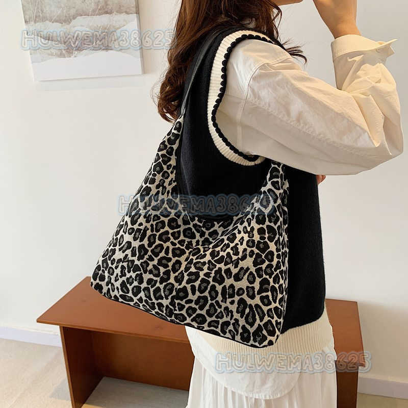 2025 New Leopard Print Womens Bag Shoulder Bag Casual Versatile Simple Large Capacity Student Tote Bag H250806